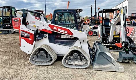 quad track skid steer|Innovative Iron Awards: JLG and Bobcat Quad Track Systems.